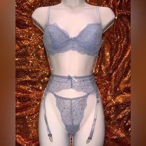 Fantasy Lingerie 3pc set! Size (M) baby blue with rhinestones